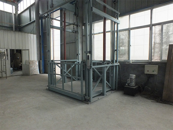 液壓室內(nèi)2噸升降機(jī)17